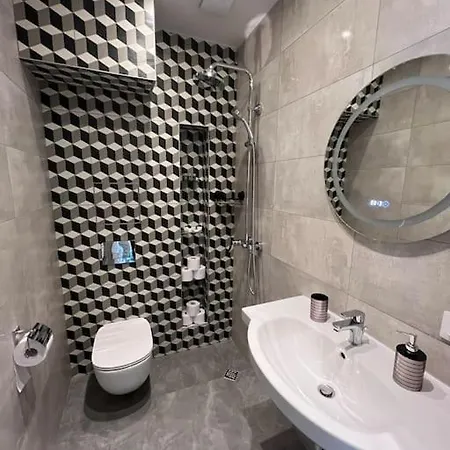 Apartment Location ! Location ! Location ! Garden View Sofia