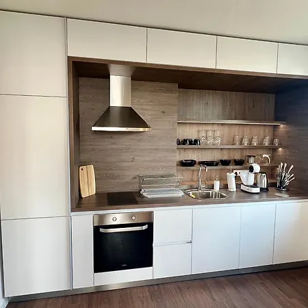 Location ! Location ! Location ! Garden View Apartment *
